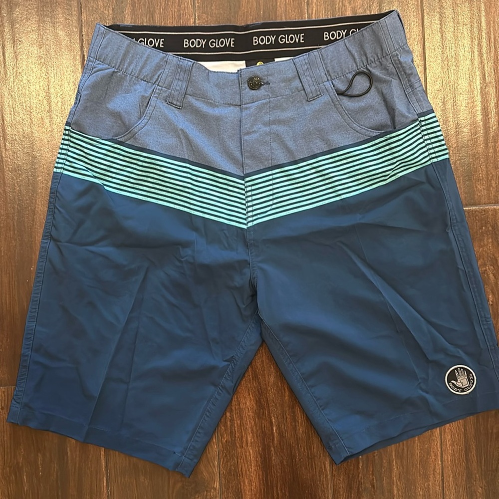Body Glove men’s sz 32 pull on swim trunks blue striped vapor shorts
